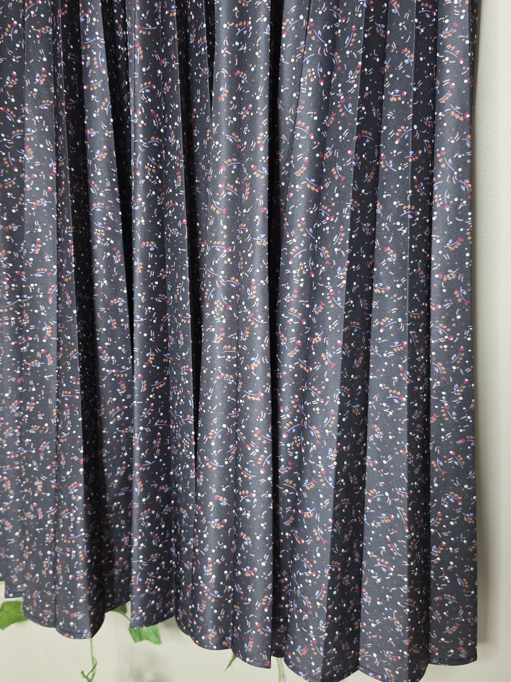 Dark Blue Micro Floral Long-Sleeve Pleated Midi Dress - Picture 13 of 13